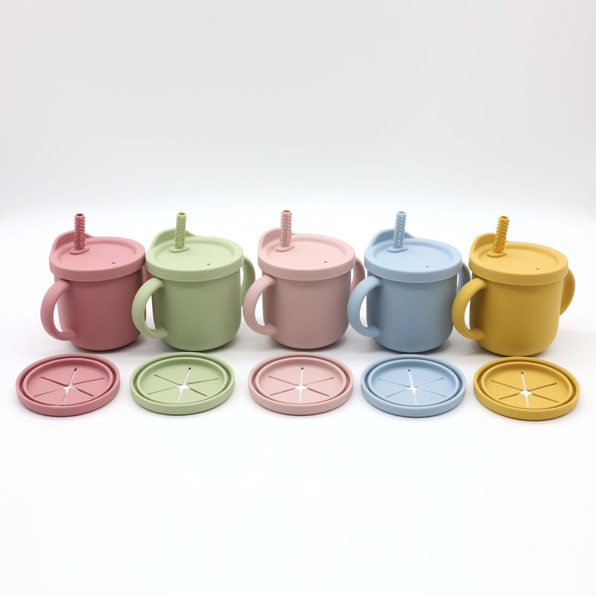 Botella de agua potable de silicona para niños, a prueba de caídas y derrames, con doble orejera.