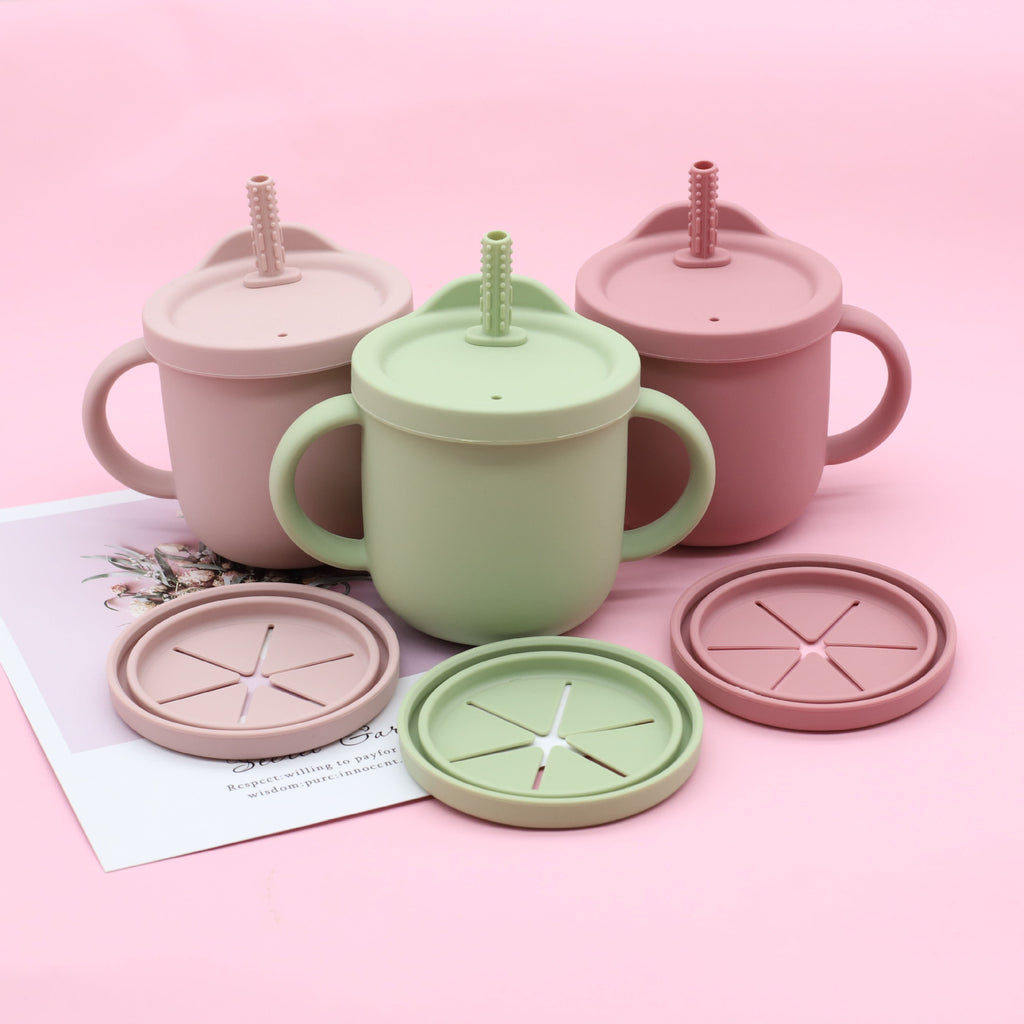 Botella de agua potable de silicona para niños, a prueba de caídas y derrames, con doble orejera.