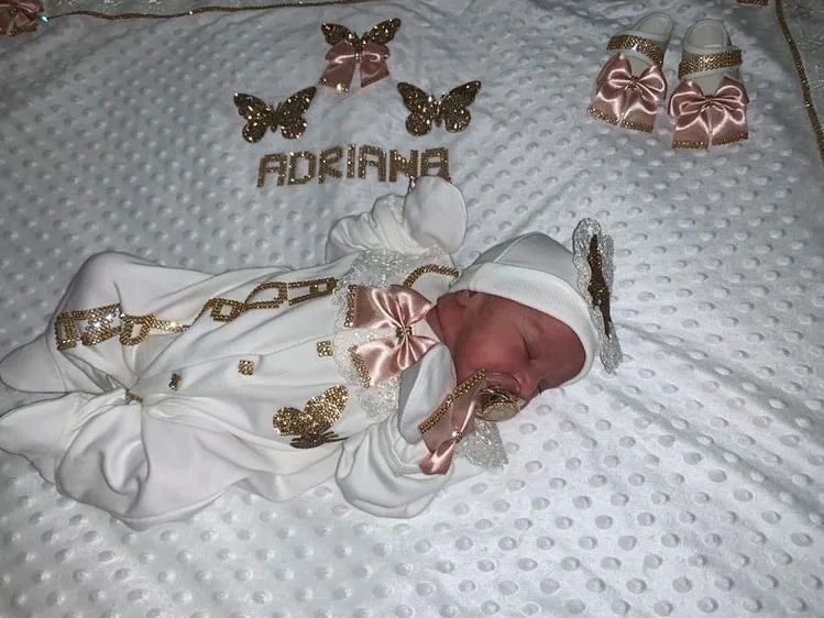 Conjunto de regalo con biberón y atuendo de salida del hospital Royal Baby