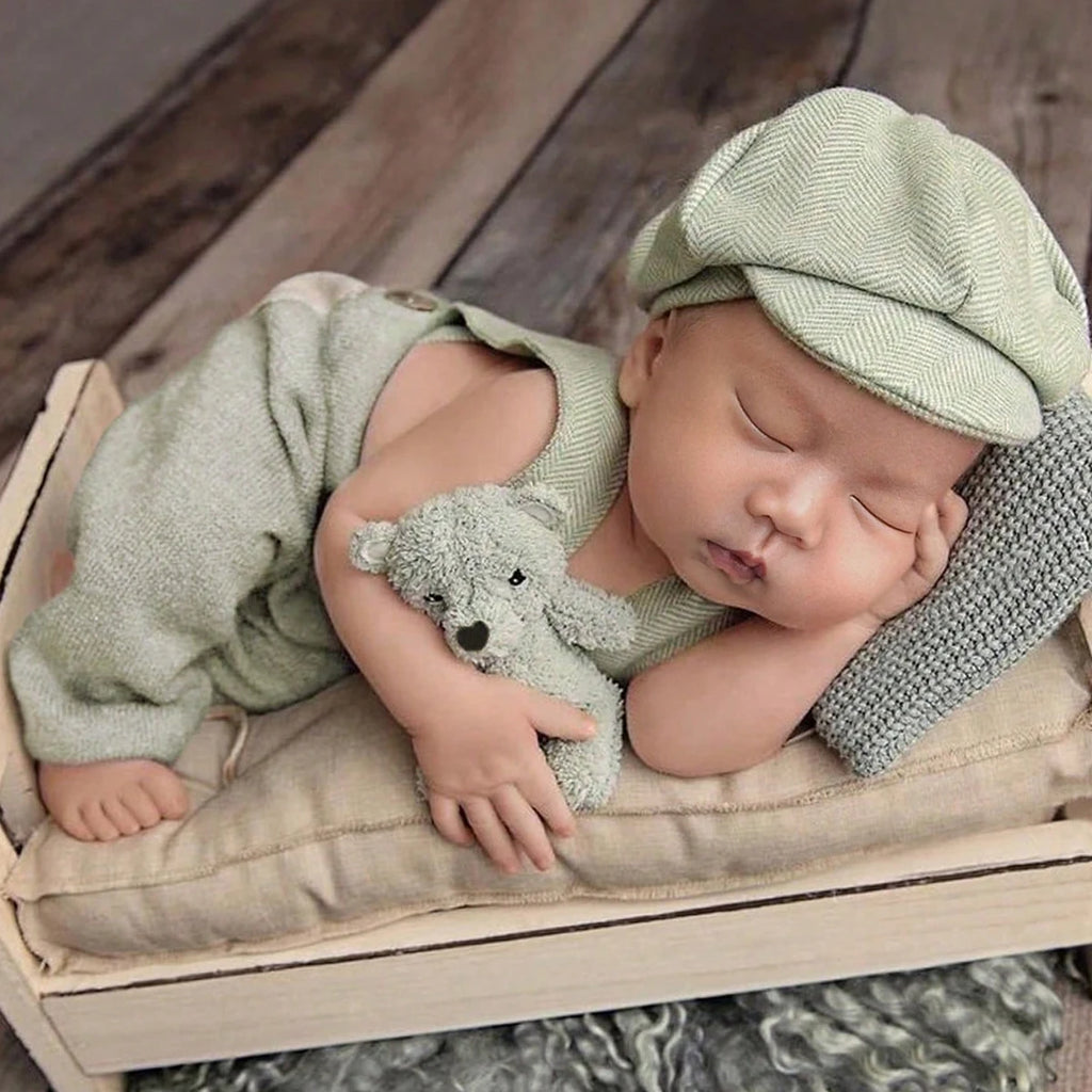 Little Gentleman Photography Outfits Newborn Boy Plaid Pocket Suspender Trousers with Casquette Infant Shooting Jumpsuit