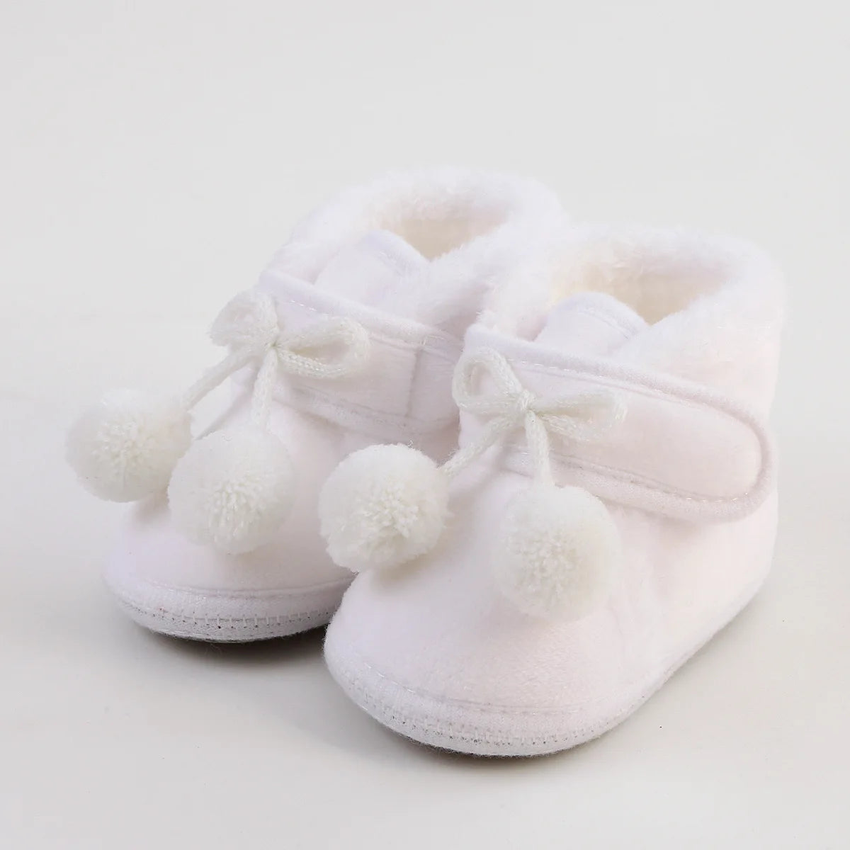 Adorable Pompom Baby Booties for Winter Comfort