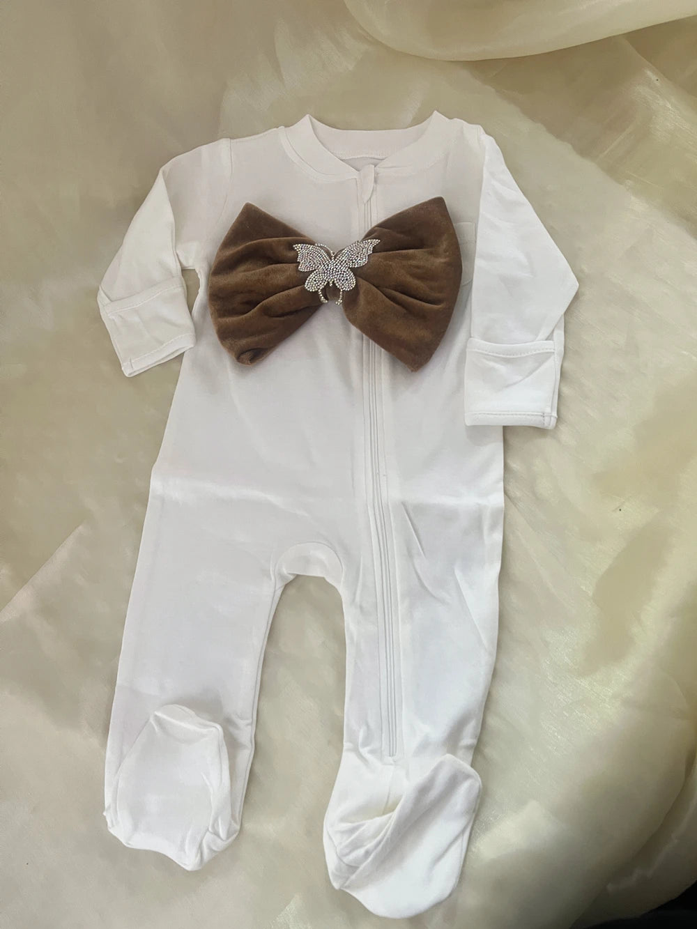 Conjunto de bebé de terciopelo real: ¡Bienvenidos a casa de lujo!