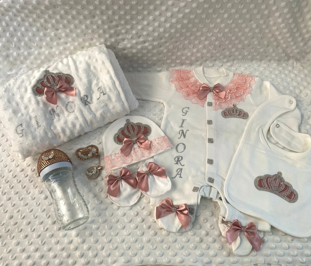 Conjunto de regalo con biberón y atuendo de salida del hospital Royal Baby