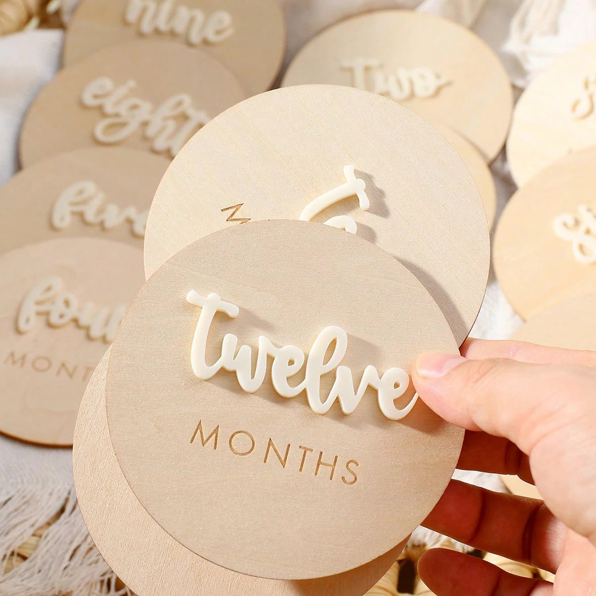 12Pcs 1-12 Month Newborn Monthly Milestone Wooden Cards Dics Baby Keepsakes Newborn Photo Props