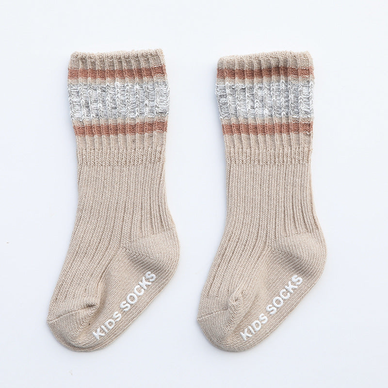 Calcetines antideslizantes para bebés: primeros pasos seguros